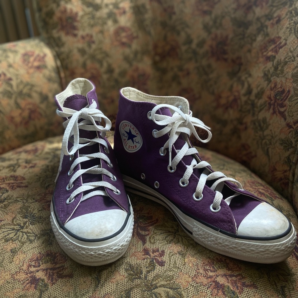 Purple Converse All Star - Size 6 fits like W8